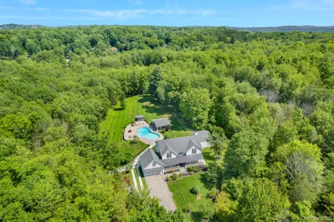 51 Red Hawk Hollow Road