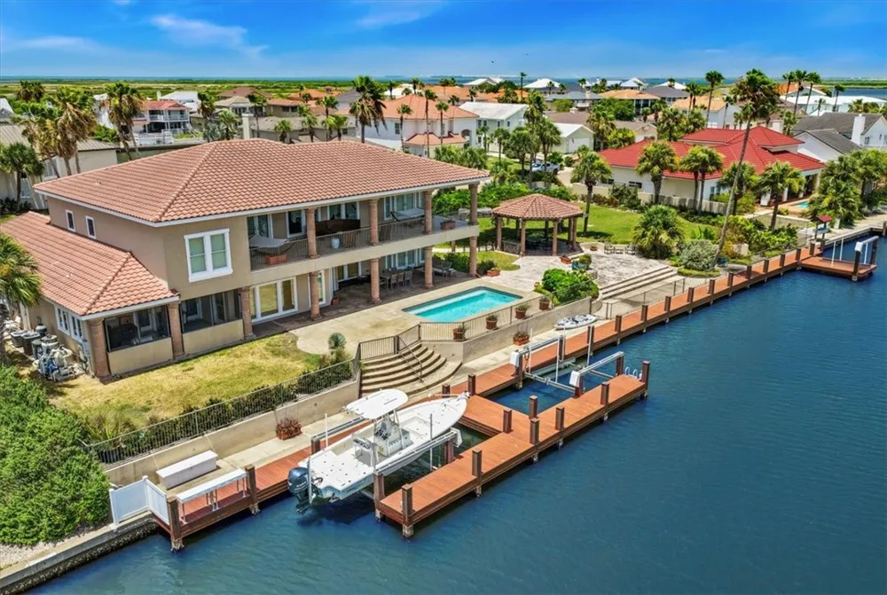 350 Mustang Boulevard Port Aransas, TX 78373