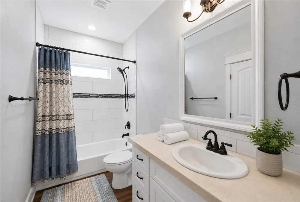 120 Swinney Switch Drive Dinero, TX 78368