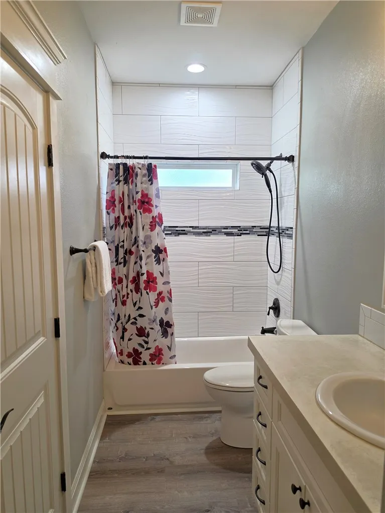120 Swinney Switch Drive Dinero, TX 78368