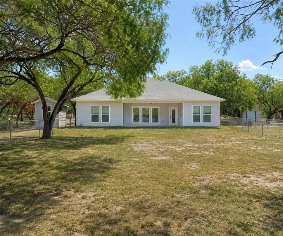 120 Swinney Switch Drive Dinero, TX 78368