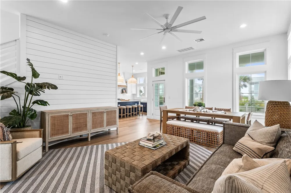 209 Horse Tail Lane Port Aransas, TX 78373