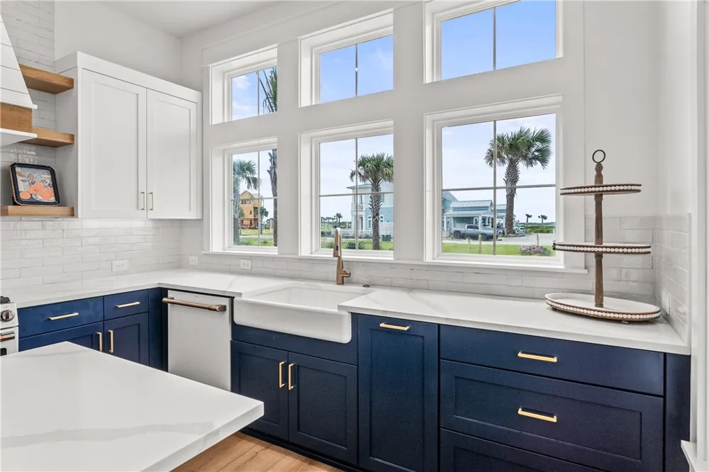 209 Horse Tail Lane Port Aransas, TX 78373