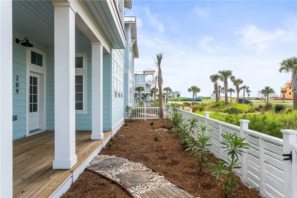 209 Horse Tail Lane Port Aransas, TX 78373