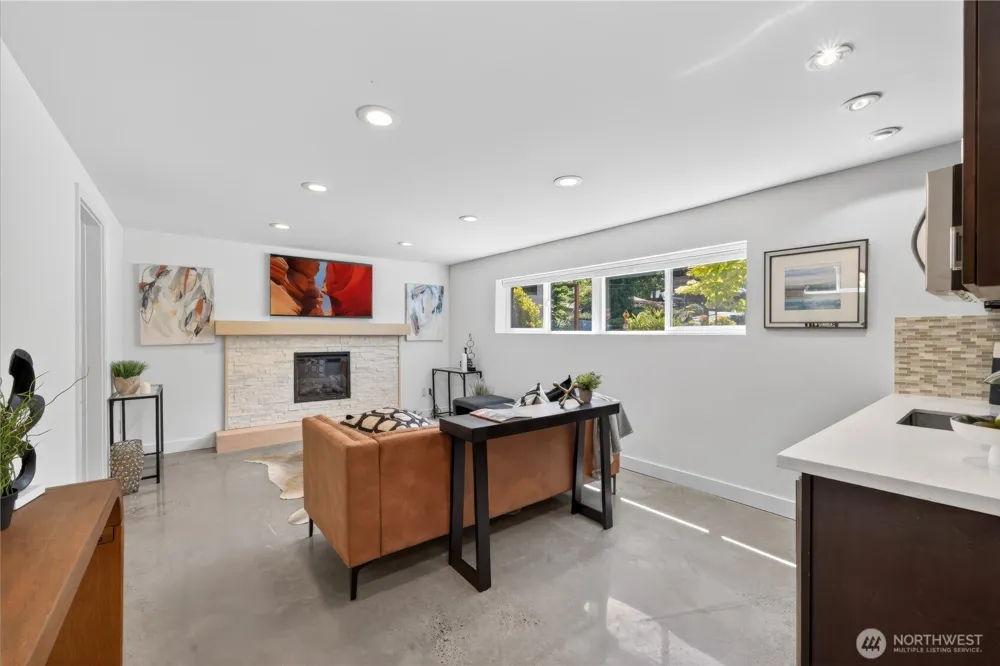 19927 89th Place W Edmonds, WA 98026