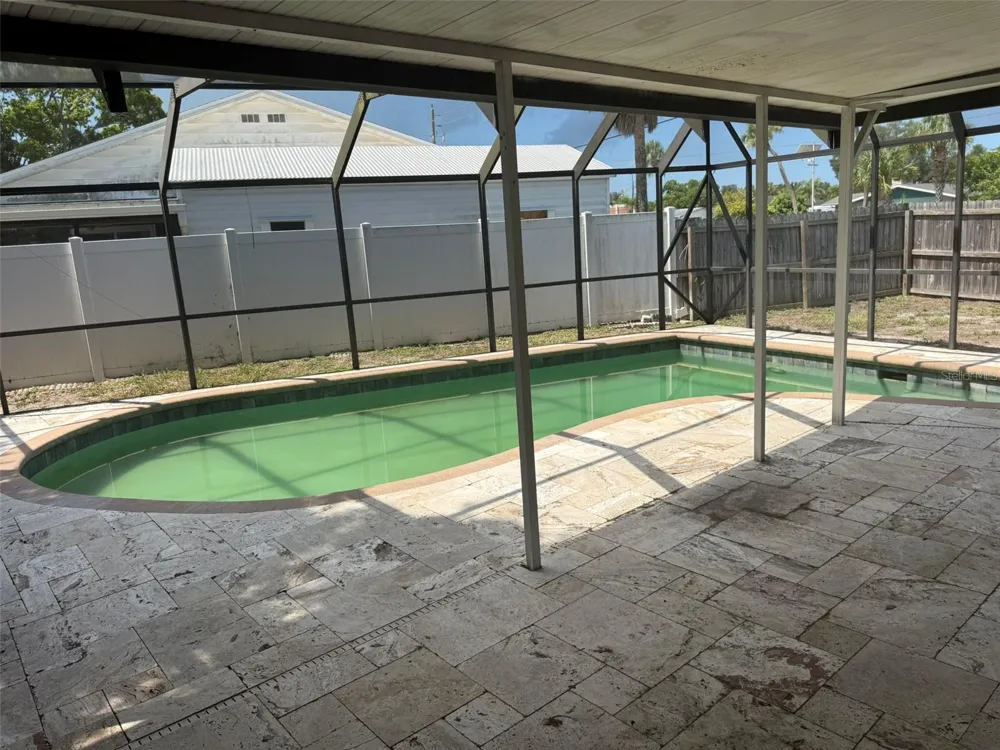 4207 21 ST AVENUE W Bradenton, FL 34205