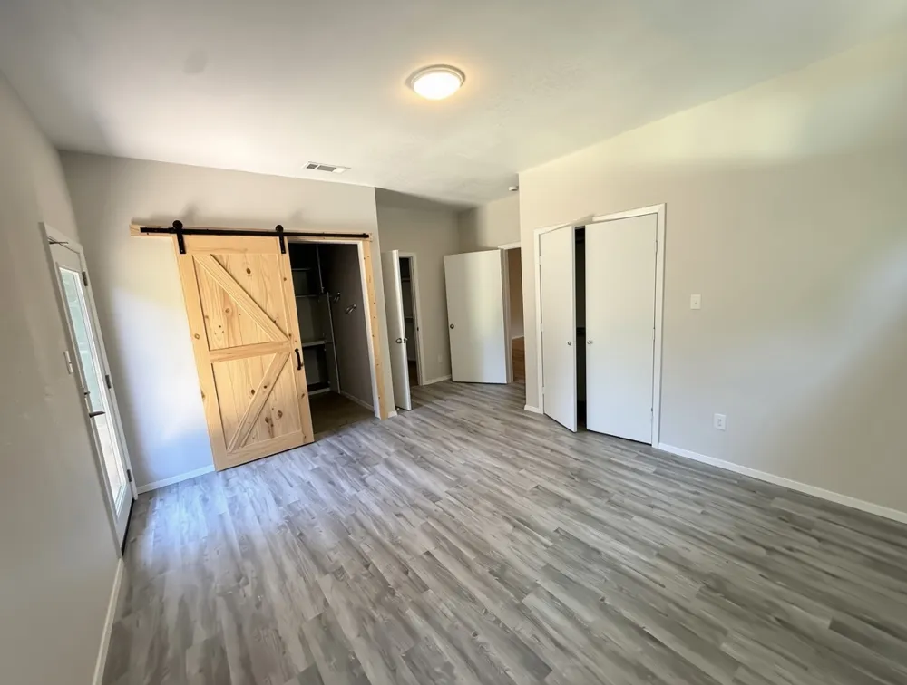 221 San Angelo Avenue Benbrook, TX 76126