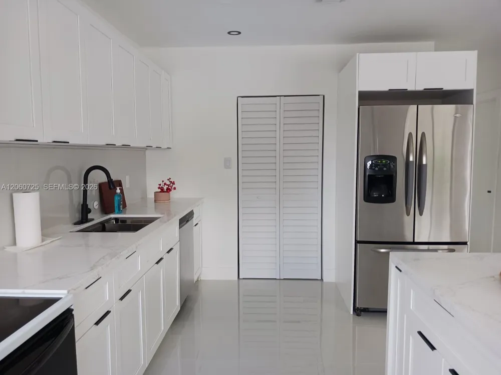 1480 NE 157th St North Miami Beach, FL 33162