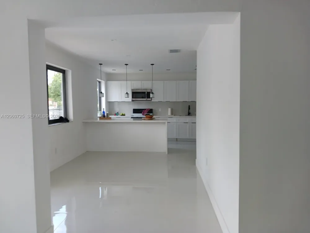 1480 NE 157th St North Miami Beach, FL 33162