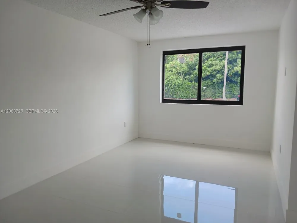 1480 NE 157th St North Miami Beach, FL 33162