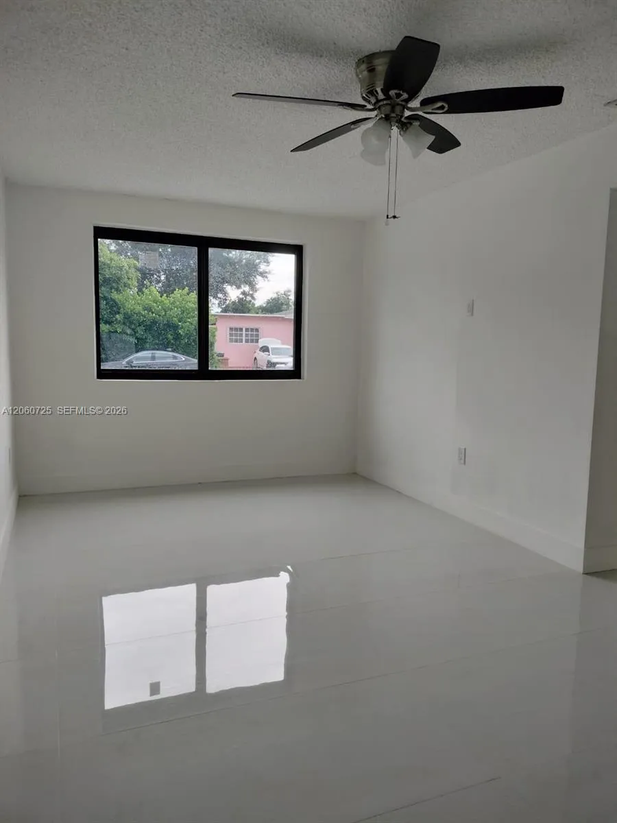 1480 NE 157th St North Miami Beach, FL 33162