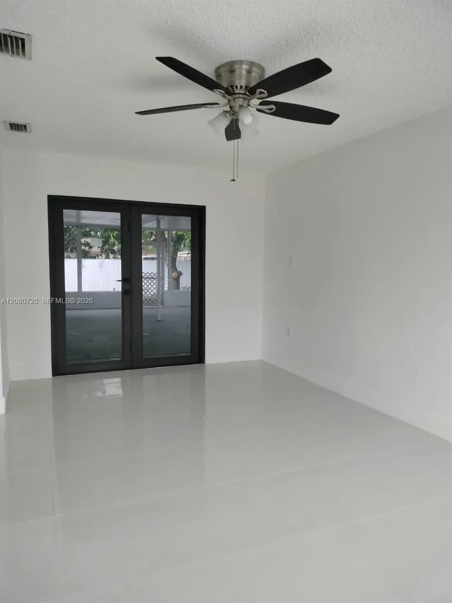 1480 NE 157th St North Miami Beach, FL 33162