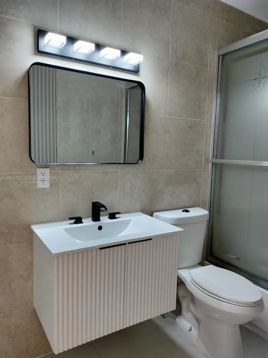 1480 NE 157th St North Miami Beach, FL 33162