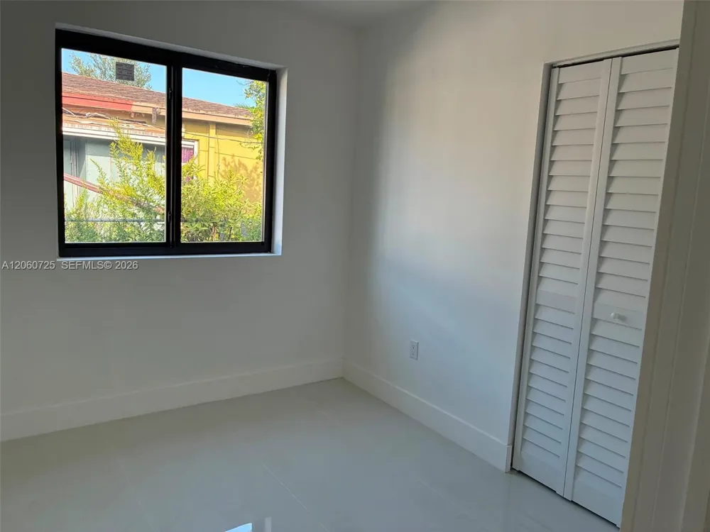 1480 NE 157th St North Miami Beach, FL 33162