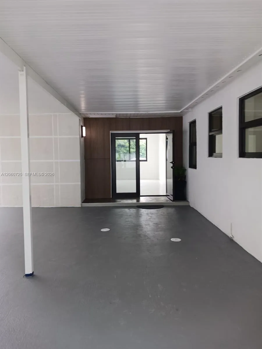 1480 NE 157th St North Miami Beach, FL 33162