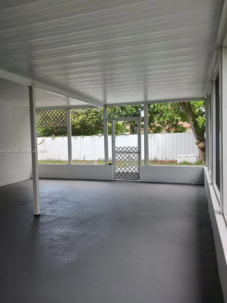 1480 NE 157th St North Miami Beach, FL 33162