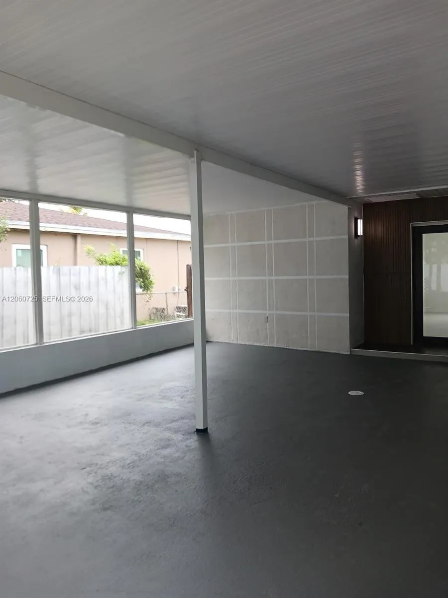 1480 NE 157th St North Miami Beach, FL 33162