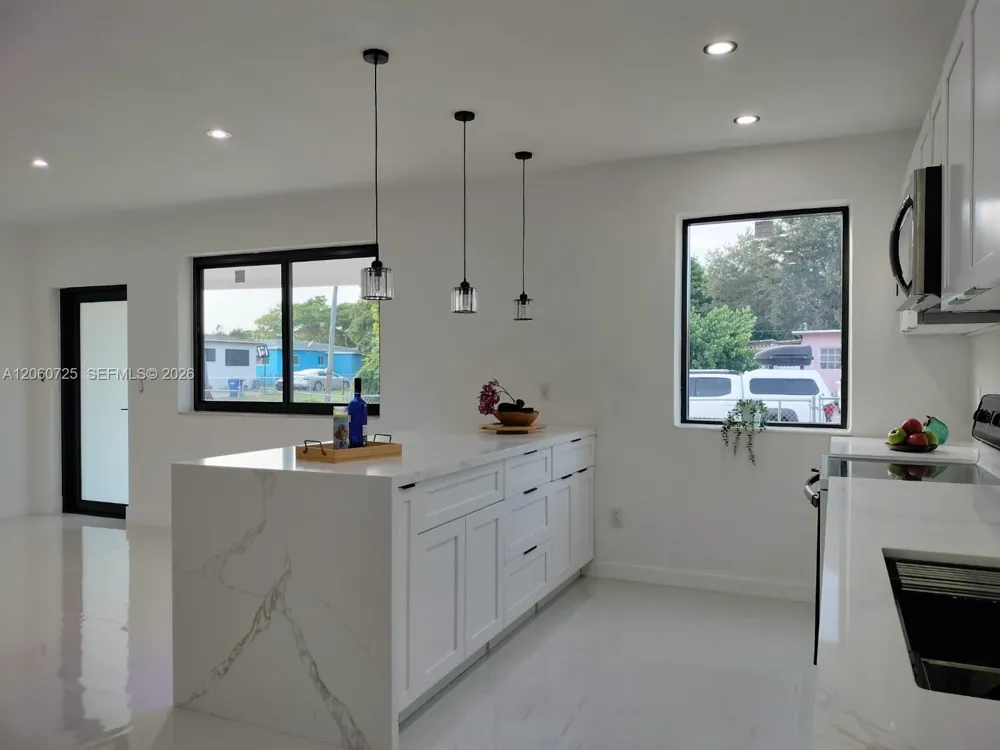 1480 NE 157th St North Miami Beach, FL 33162