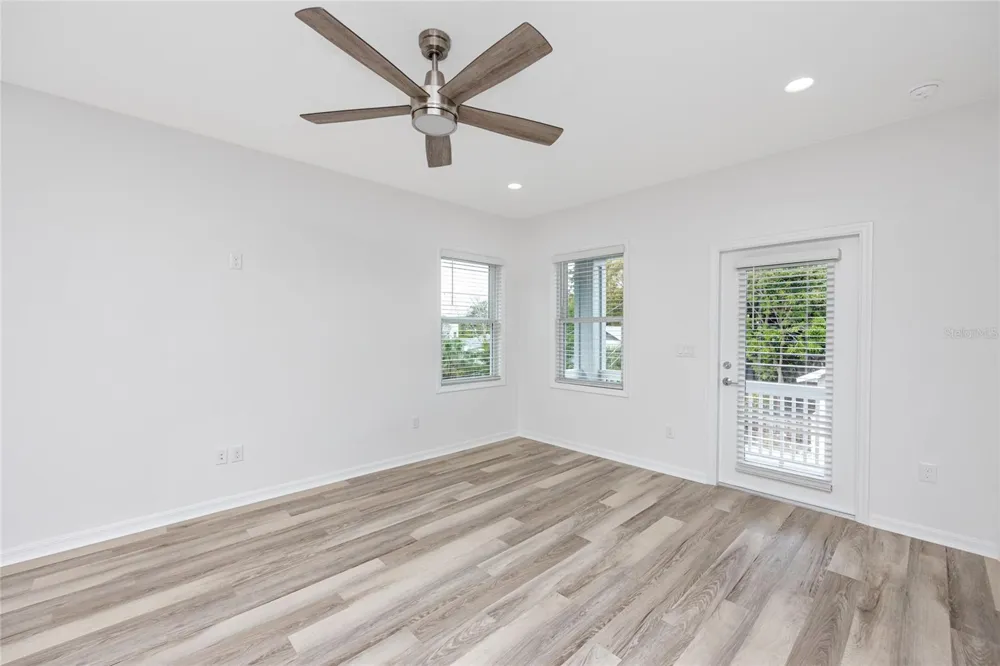 915 E 15TH AVENUE #2 Tampa, FL 33605