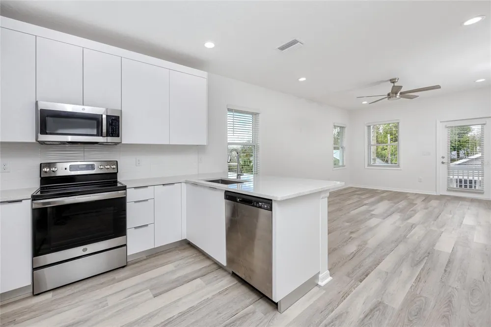 915 E 15TH AVENUE #2 Tampa, FL 33605