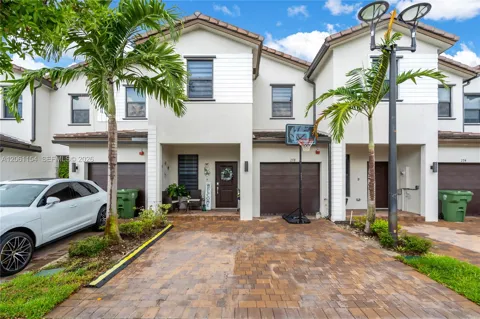 278 SW 159th Pl