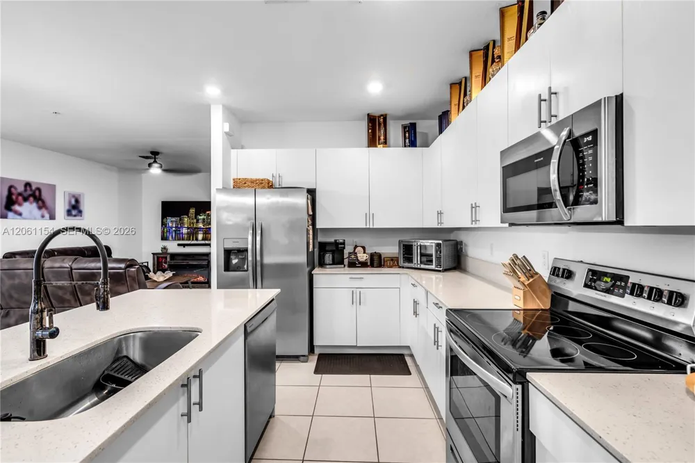 278 SW 159th Pl Pembroke Pines, FL 33027