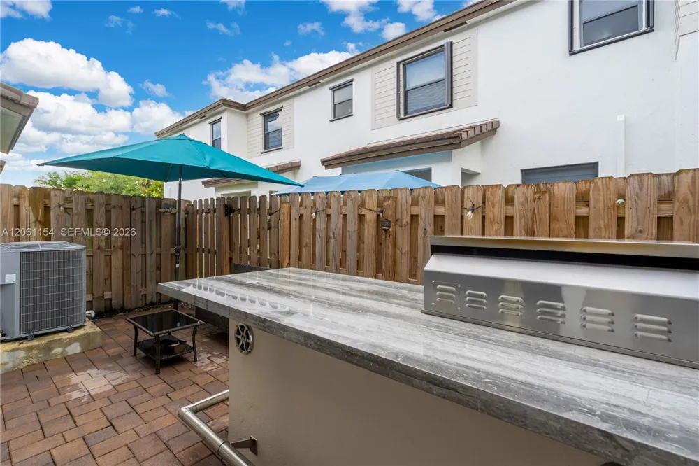 278 SW 159th Pl Pembroke Pines, FL 33027