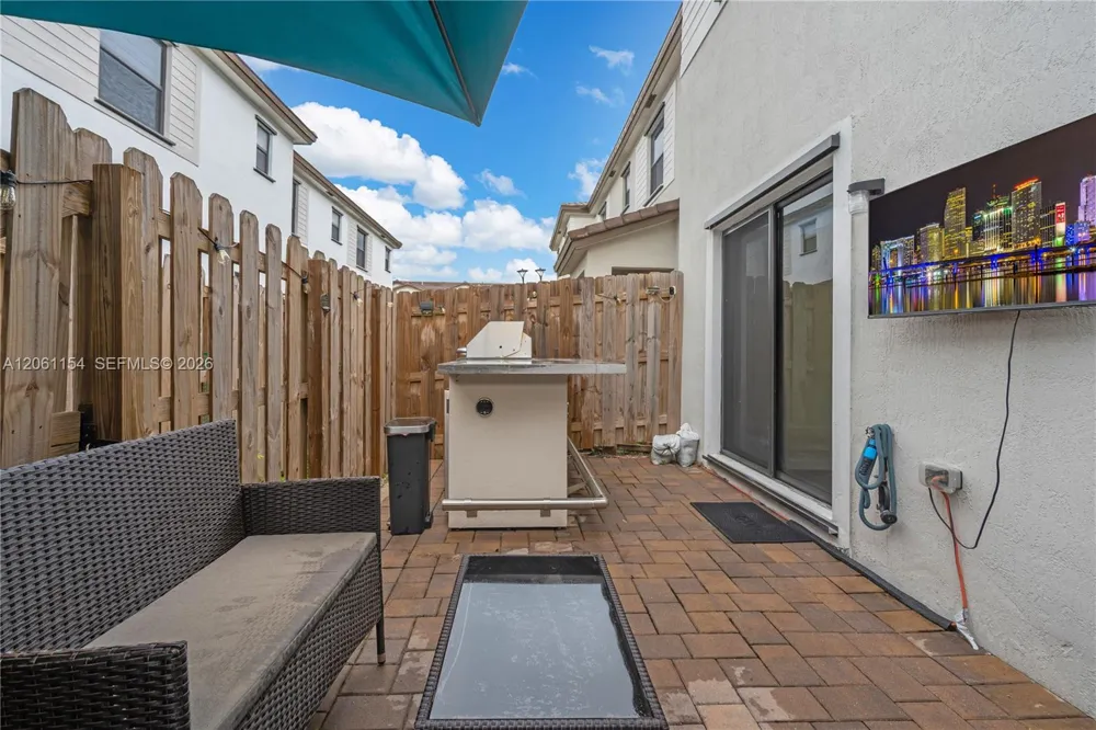 278 SW 159th Pl Pembroke Pines, FL 33027