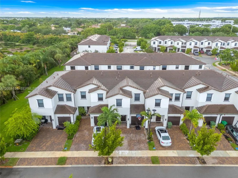 278 SW 159th Pl Pembroke Pines, FL 33027