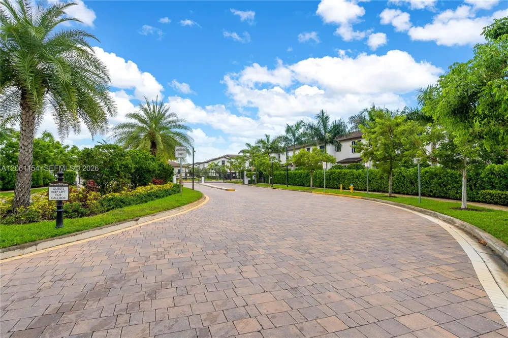 278 SW 159th Pl Pembroke Pines, FL 33027