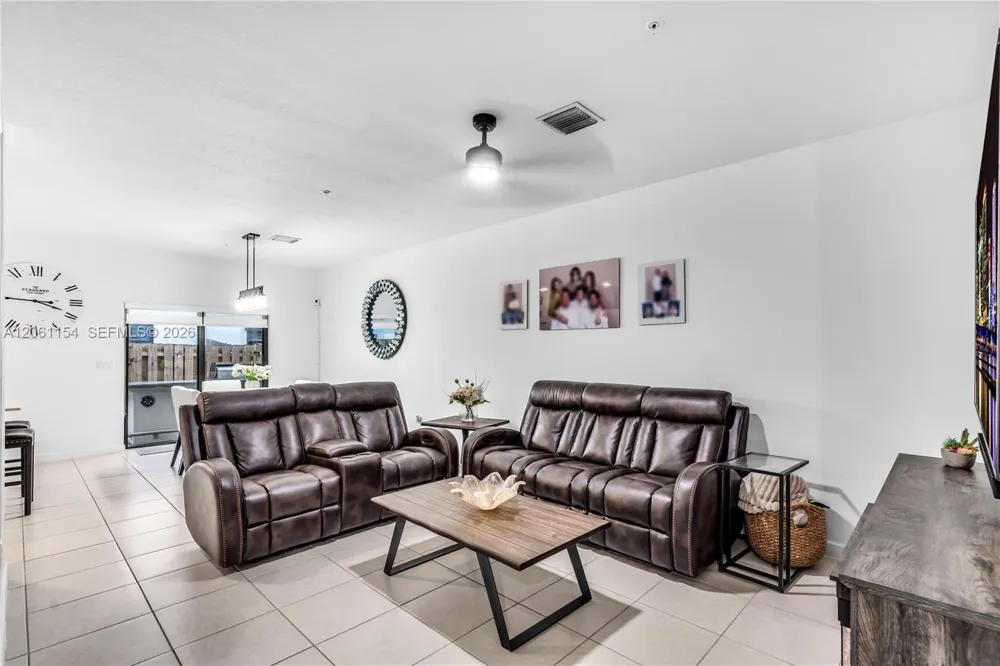 278 SW 159th Pl Pembroke Pines, FL 33027