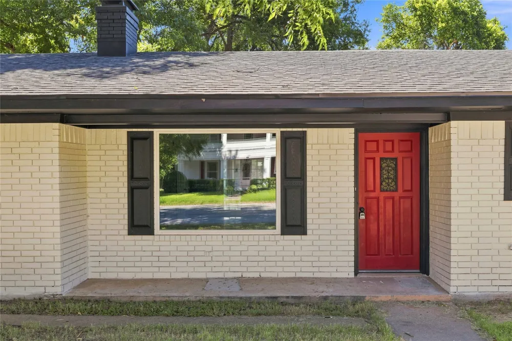 209 S Austin Street De Leon, TX 76444