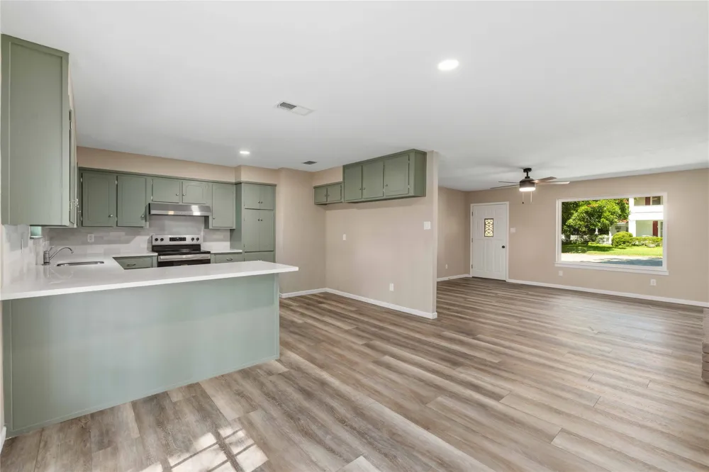 209 S Austin Street De Leon, TX 76444