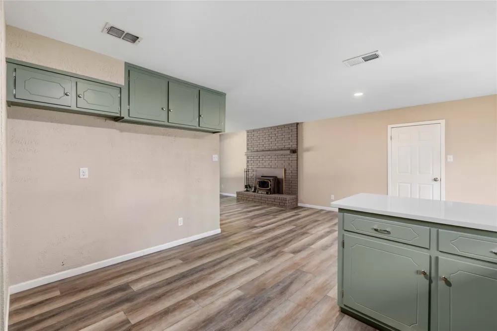209 S Austin Street De Leon, TX 76444