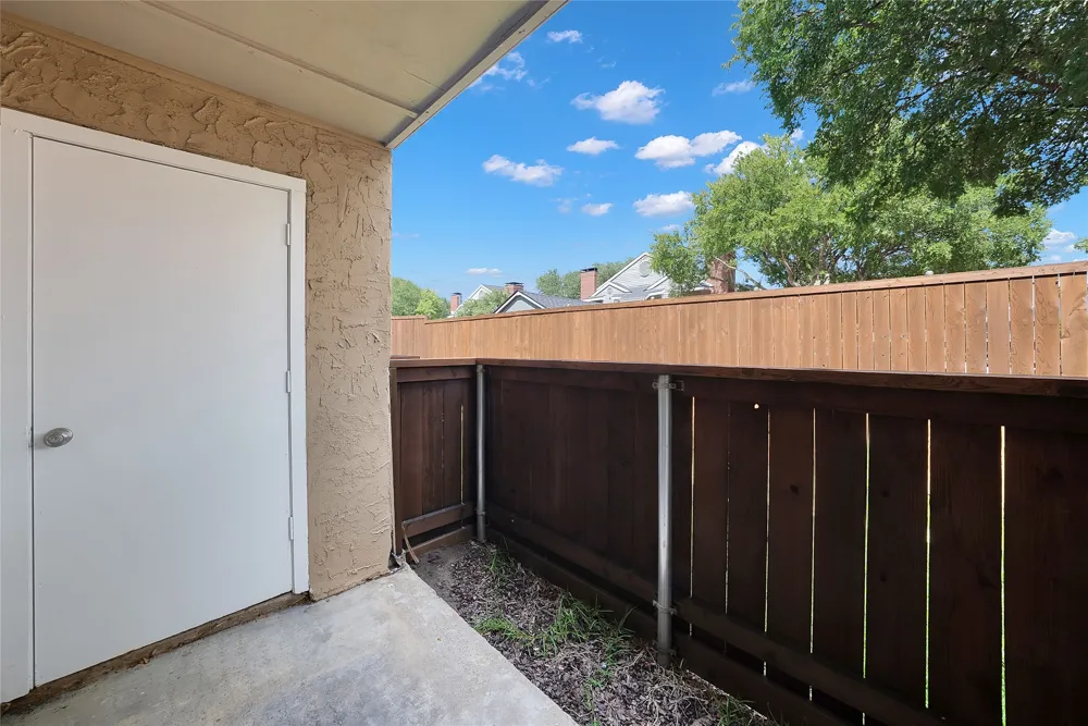 4748 Old Bent Tree Lane #803 Dallas, TX 75287