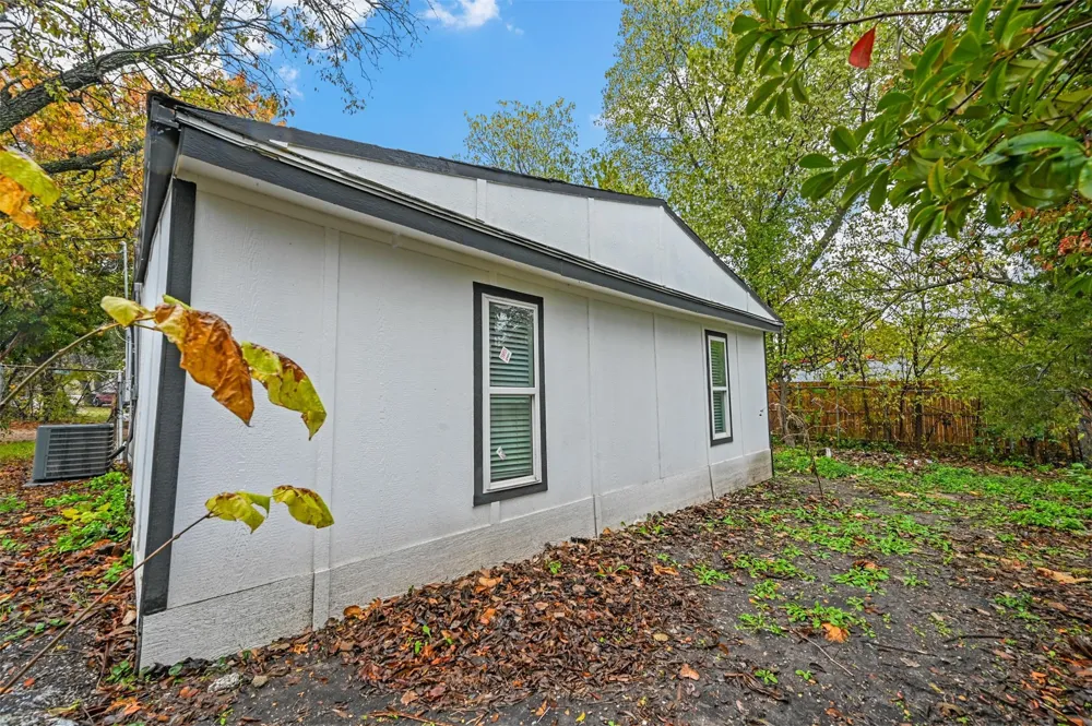 105 Short Street Farmersville, TX 75442