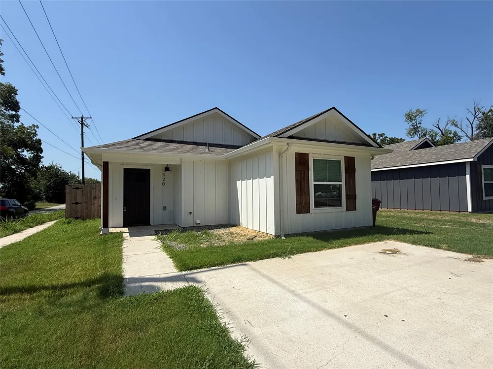 420 E 5th Street Bonham, TX 75418