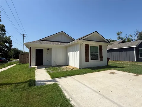 420 E 5th Street