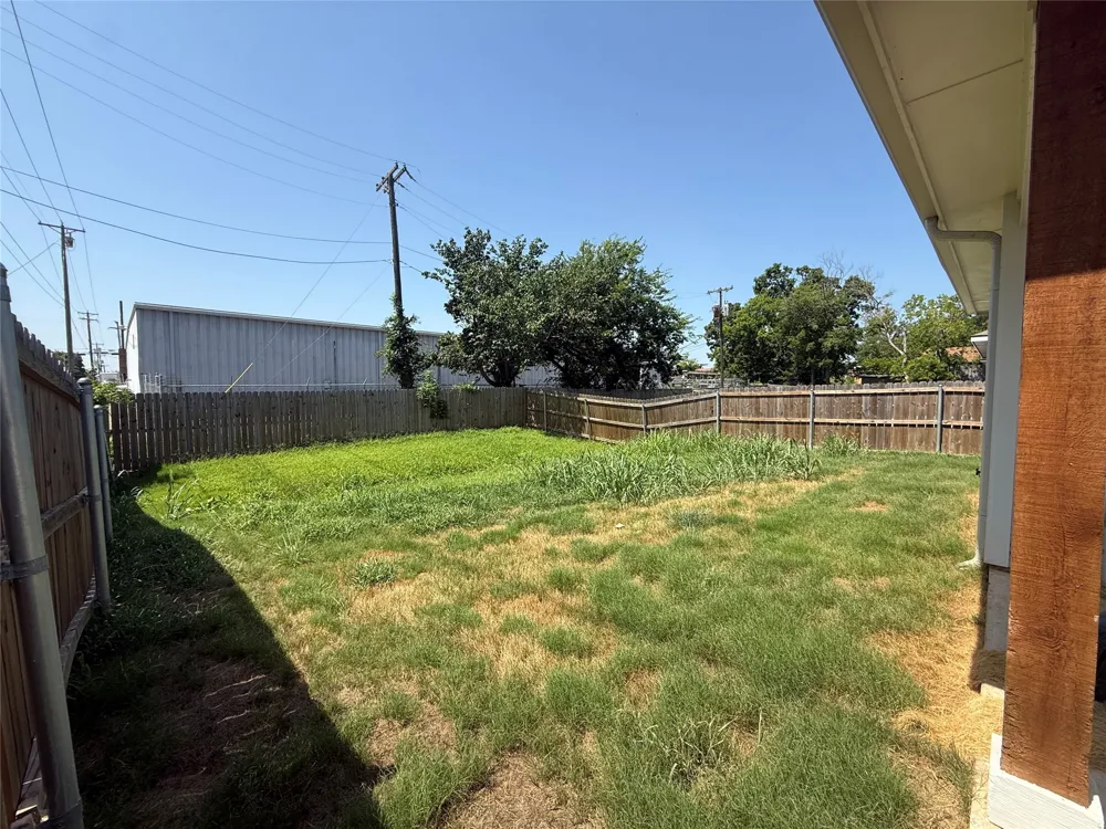 420 E 5th Street Bonham, TX 75418