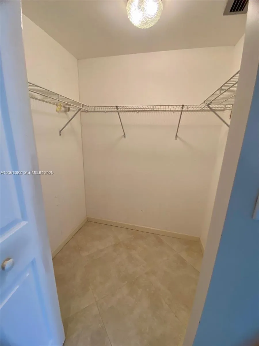 3725 S Ocean Dr #1108 Hollywood, FL 33019