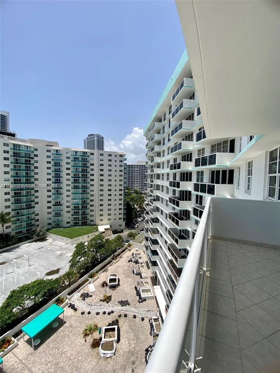 3725 S Ocean Dr #1108 Hollywood, FL 33019