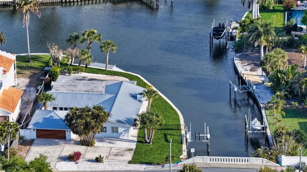 339 TREASURE BOAT WAY Sarasota, FL 34242