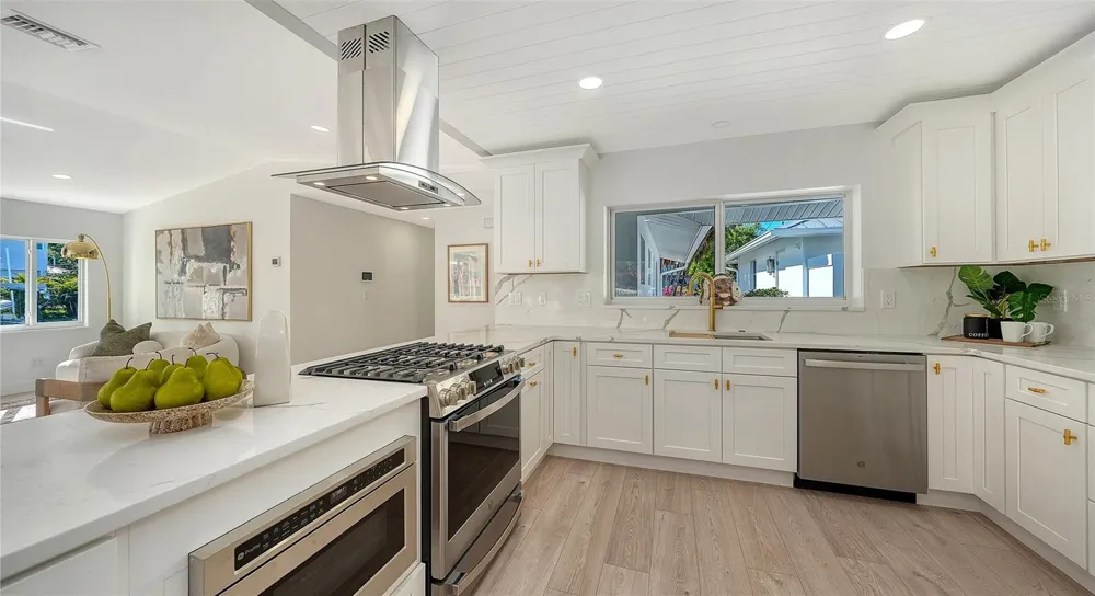 339 TREASURE BOAT WAY Sarasota, FL 34242