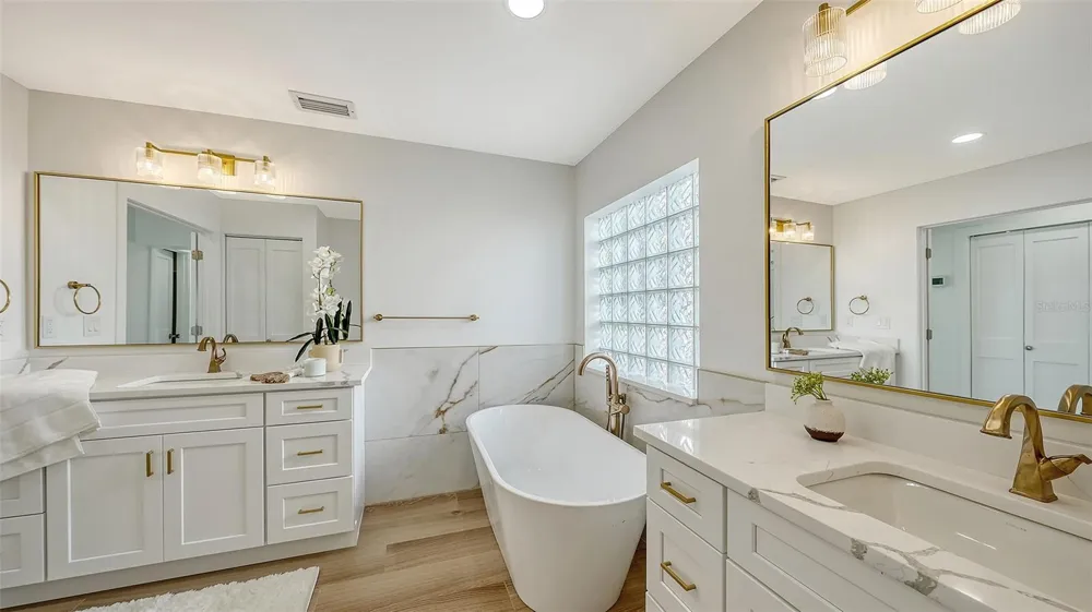 339 TREASURE BOAT WAY Sarasota, FL 34242