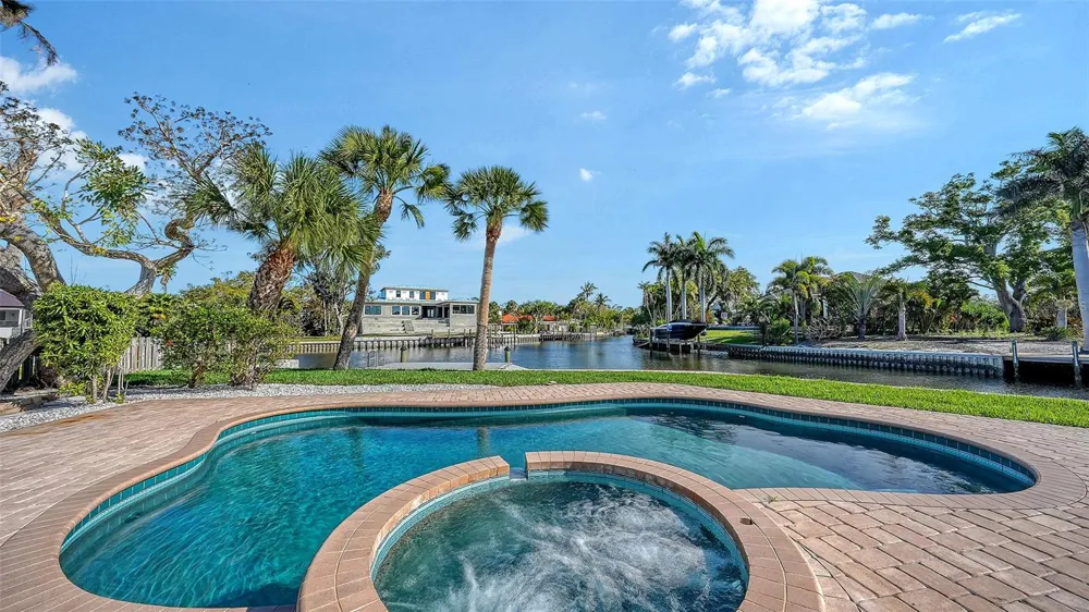 339 TREASURE BOAT WAY Sarasota, FL 34242
