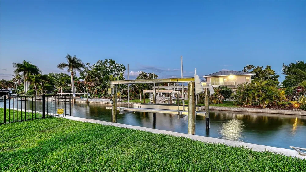339 TREASURE BOAT WAY Sarasota, FL 34242