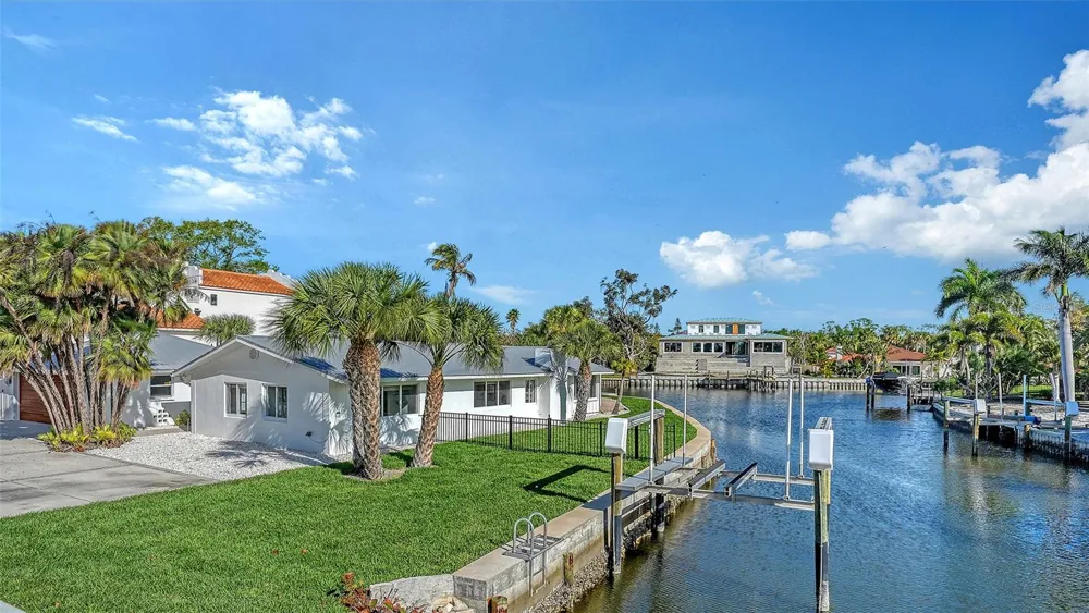 339 TREASURE BOAT WAY Sarasota, FL 34242