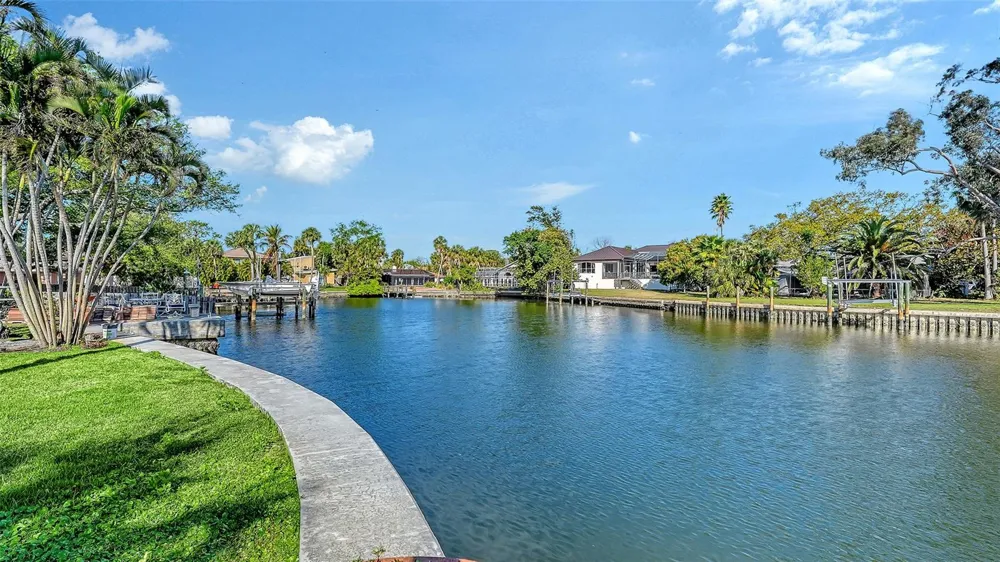 339 TREASURE BOAT WAY Sarasota, FL 34242
