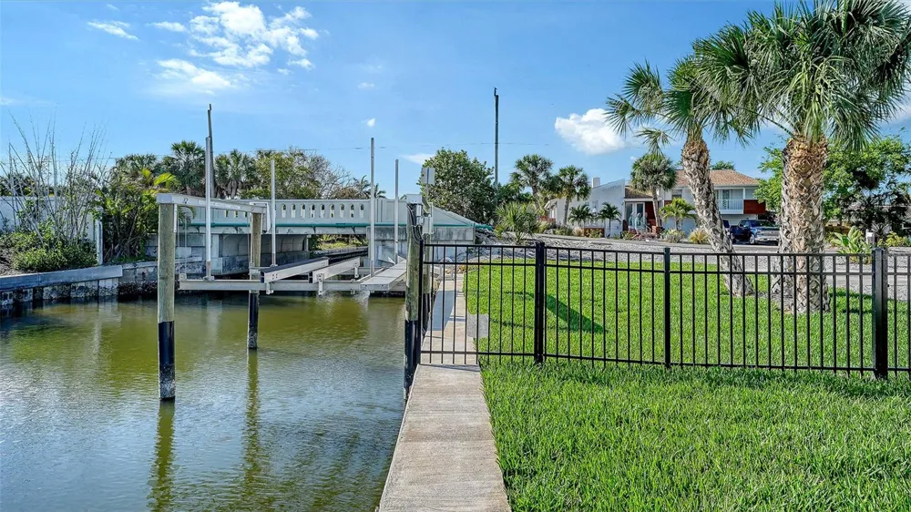339 TREASURE BOAT WAY Sarasota, FL 34242