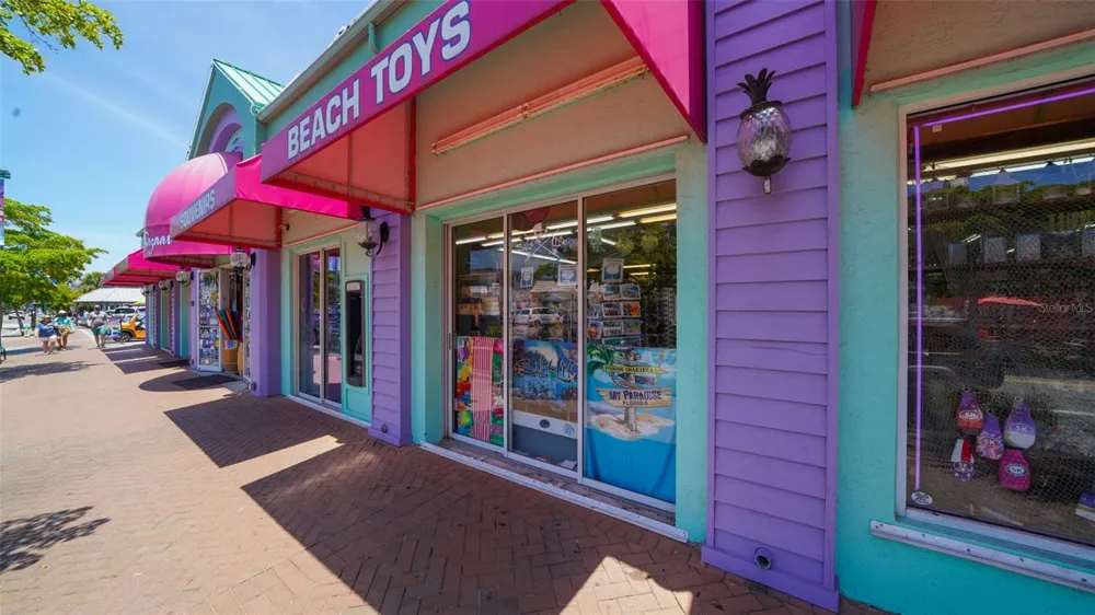 339 TREASURE BOAT WAY Sarasota, FL 34242